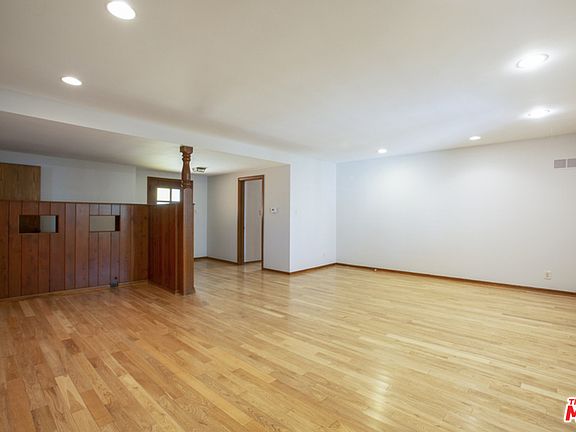 3rd image of 8021 Kentwood Ave