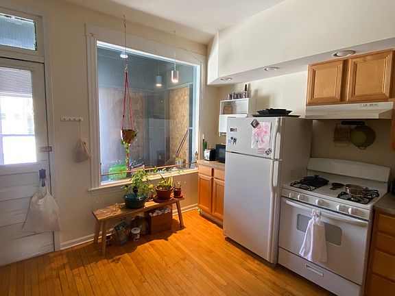 5th image of 2629 N Francisco Ave #2