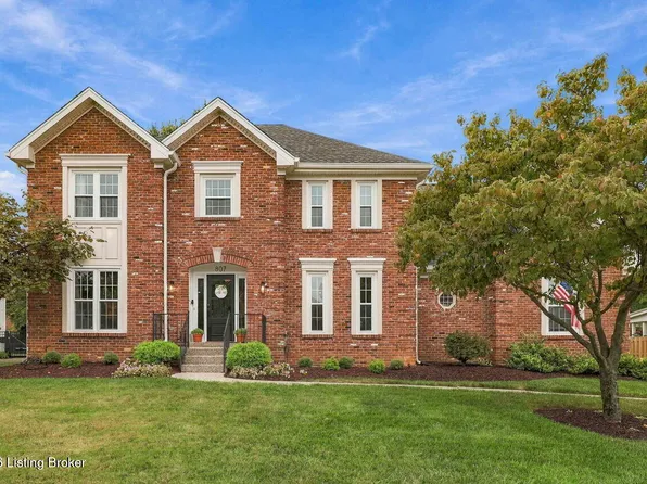 807 Foxfire Dr, Louisville, KY 40223