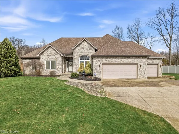 105 Muirfield Dr SE, Warren, OH 44484