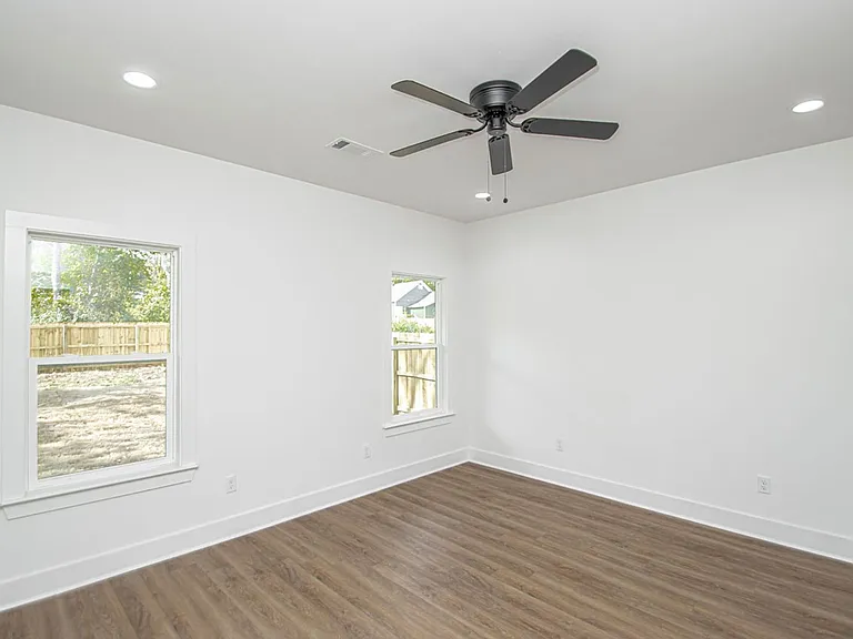 324 S Schiller St — Photo 25