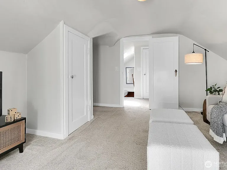 417 Avenue F — Photo 18