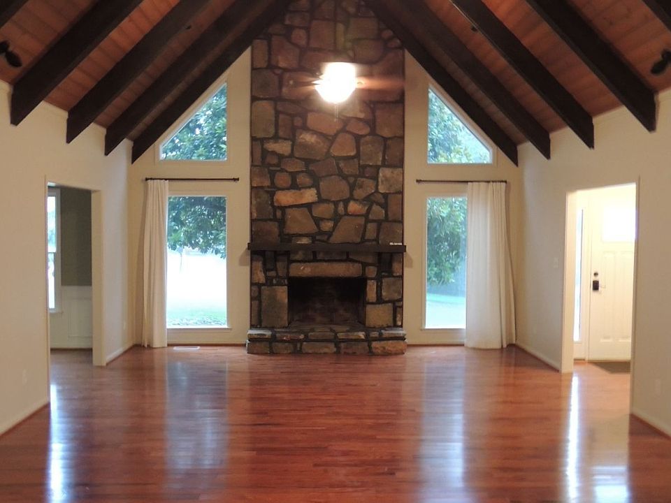 Spacious great room