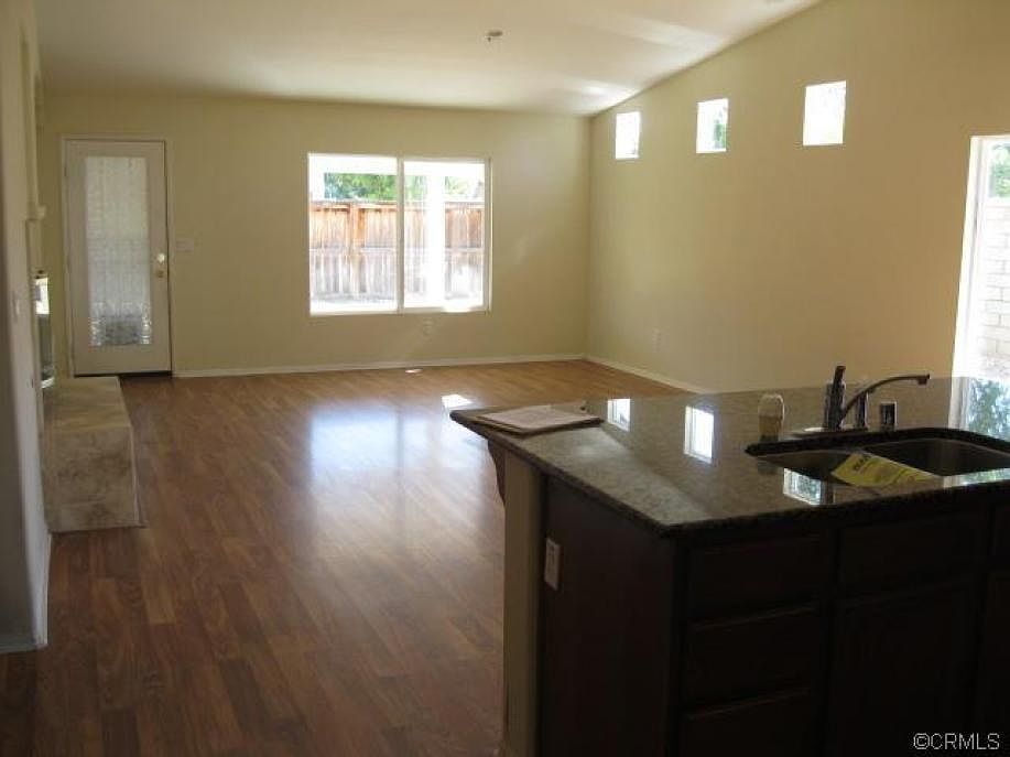 2nd image of 910 Roxanne Dr