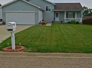 5 Emily Dr, Spring Valley, IL 61362