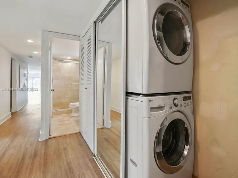 860 Euclid Ave #208 — Photo 45