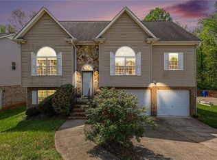4990 Fiddlers Run Dr, Kernersville, NC 27284