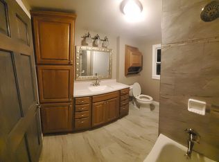 1428 3rd St, Camanche, IA 52730