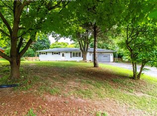 1917 Lochinvar Blvd, Oakland, MI 48363