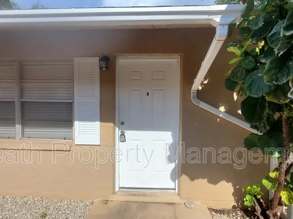 1066 Indiana Ave APT B, Palm Harbor, FL 34683