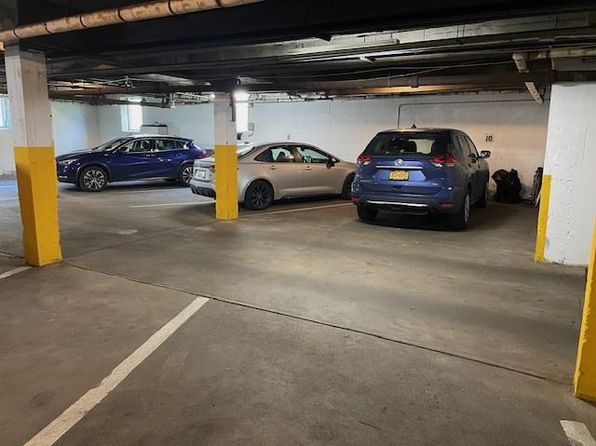 230 Central Ave #1C, Lawrence, NY 11559