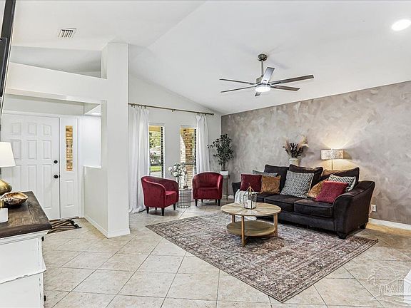 3rd image of 10110 Sugar Creek Dr
