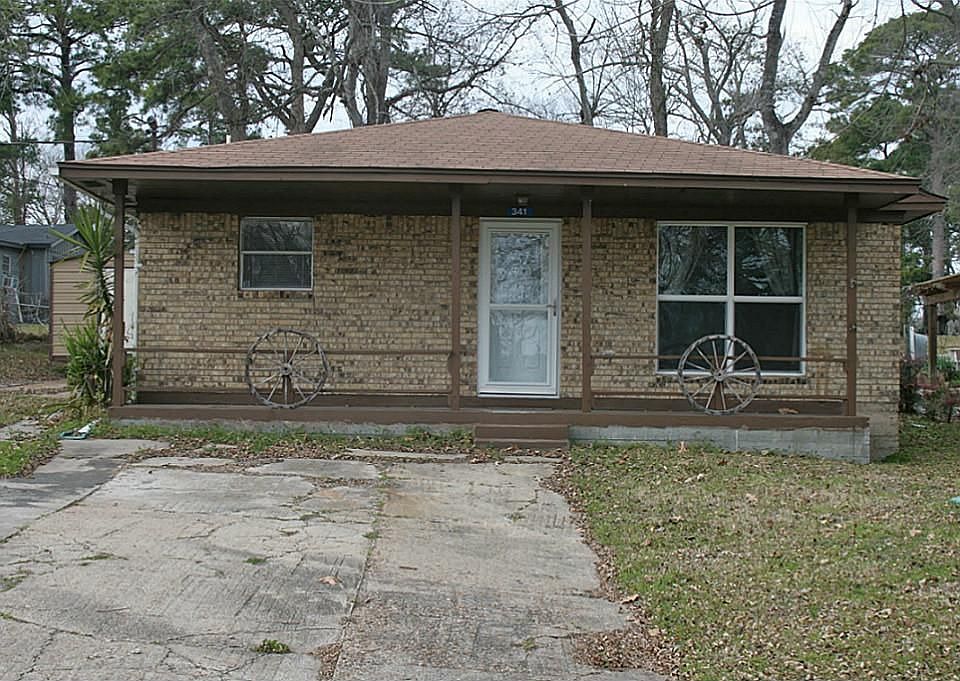 Welcome to 341Shady Oaks in Point Lookout Estates!