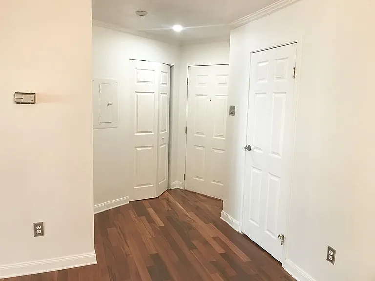 677 Quincy Shore Dr — Photo 9