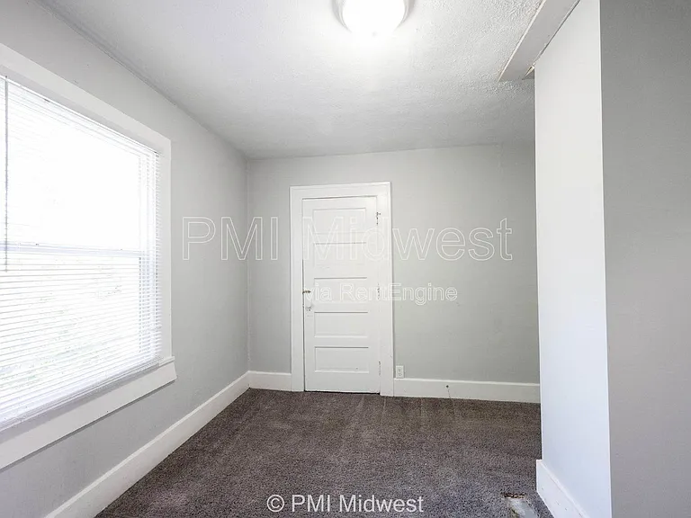 1118 King Ave — Photo 11