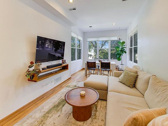 2nd image of 2236 N Maplewood Ave #2