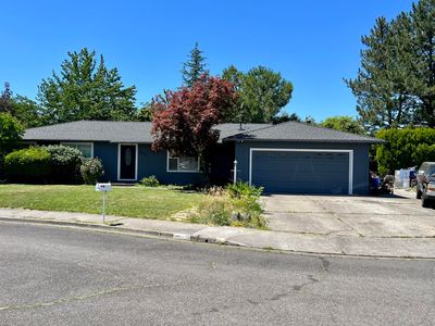 2215 Arctic Cir, Medford, OR, 97504