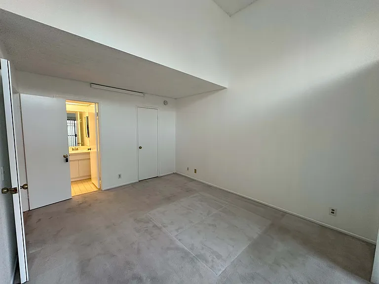 125 Park Shadow Ct — Photo 15