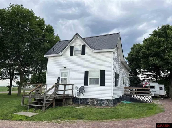 1014 County Road 55 Rd, Saint James, MN 56081