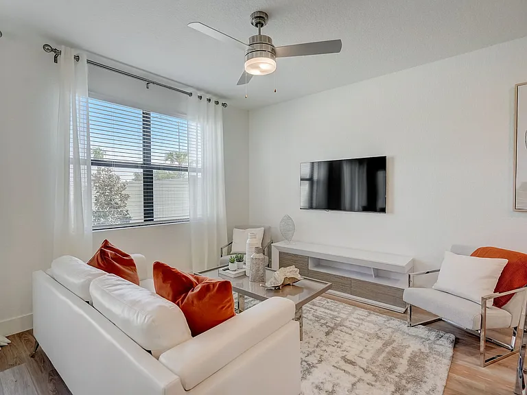 Stellar at Masters Avenue — Photo 16