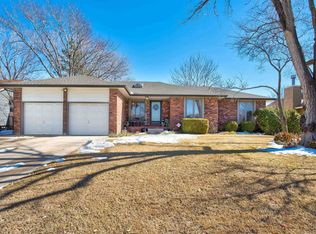 906 N Ridgecrest Rd, Derby, KS 67037