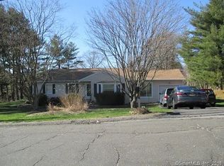 11 Wendy Rd, Trumbull, CT 06611