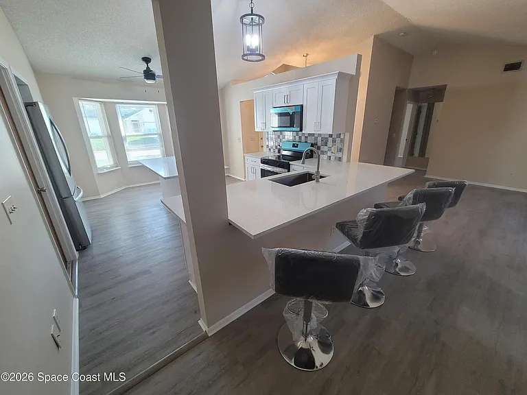 782 Simon St SE — Photo 10