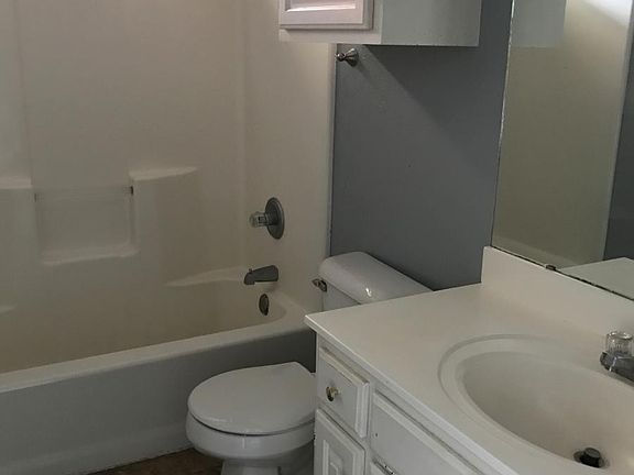 Master Bedroom Bathroom