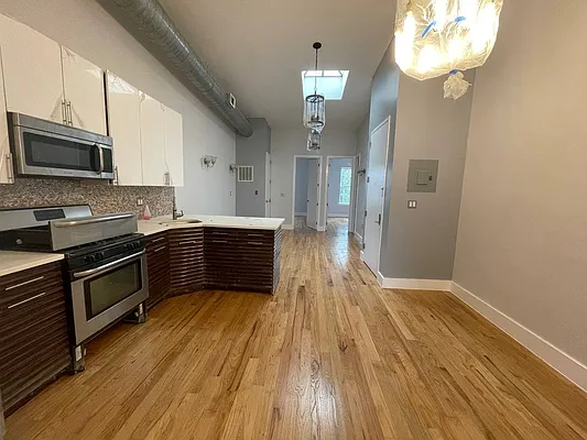 Rented by Greenrock Management | media 44