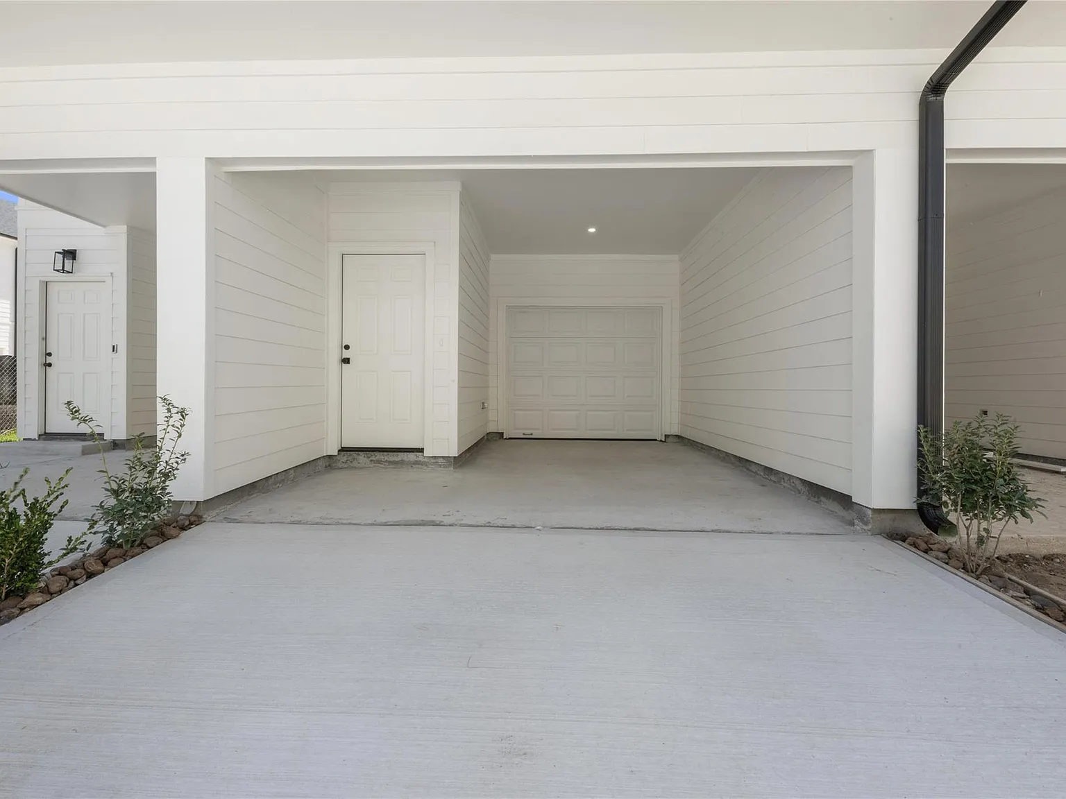 2 bed, 2.0 bath, 1200 sqft, $1,850 — Photo 3