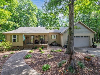 246 Mustang Dr, Thomasville, NC, 27360