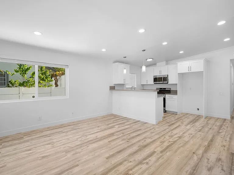 309 Sinclair Ave #309 — Photo 4