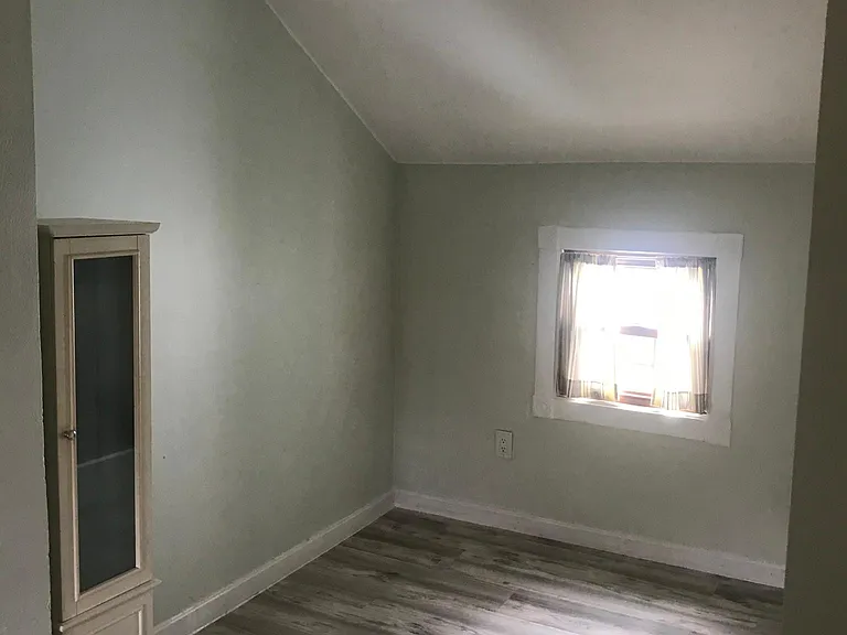 30 Byrnes St — Photo 15