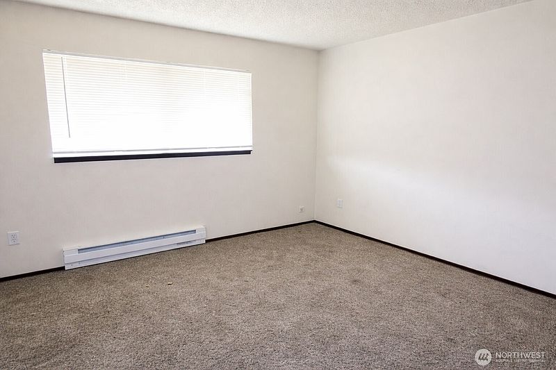 4th image of 1100 Coolidge Road