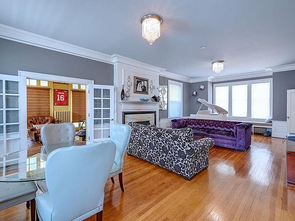 5th image of 404 E 11th Ave