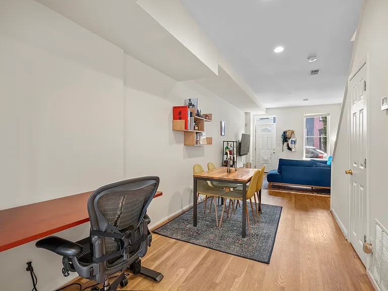 2226 12th Pl NW — Photo 10