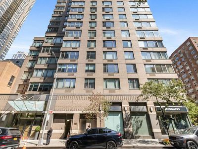 2 Columbus Ave APT 20B, New York, NY, 10023