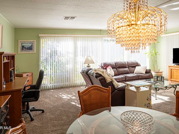 5th image of 107 Merry Oak Ln
