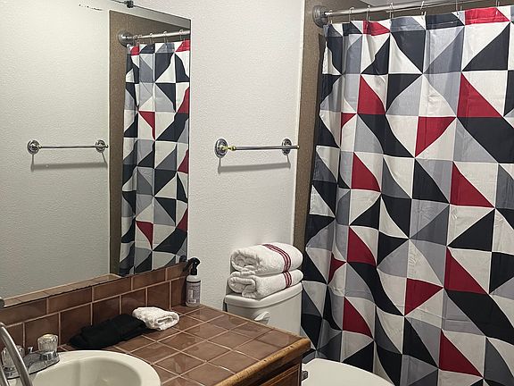 4th image of 2127 Gold Ave SE APT 5