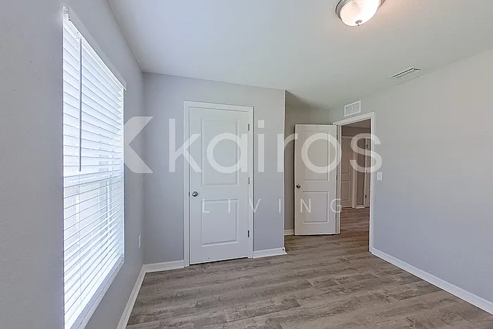 1010 Kaye St E — Photo 8