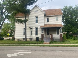 102 S Clinton St, Bloomington, IL 61701