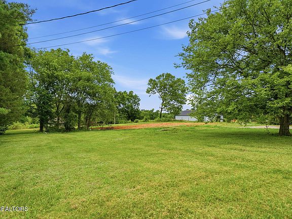 3rd image of 3128 Howell Rd