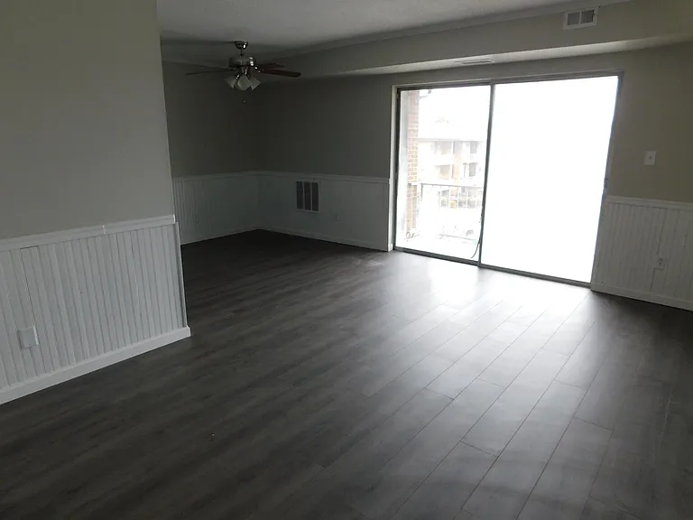 1028 Adams Ave #3-B — Photo 2