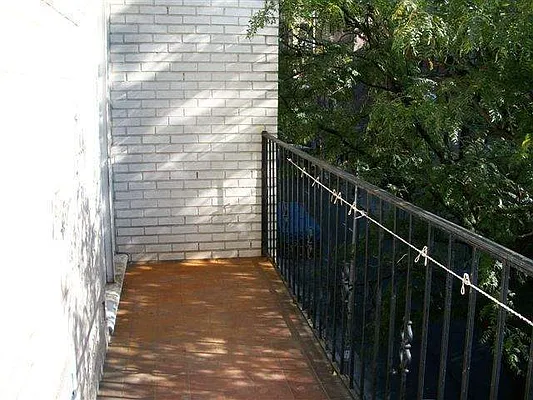 Rented by Robyn Lee, LREB | media 24