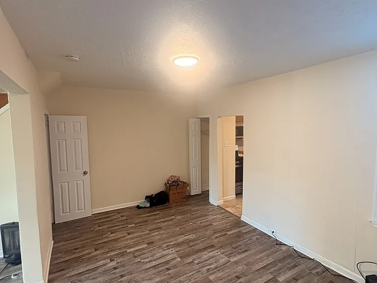 7409 Torresdale Ave — Photo 5