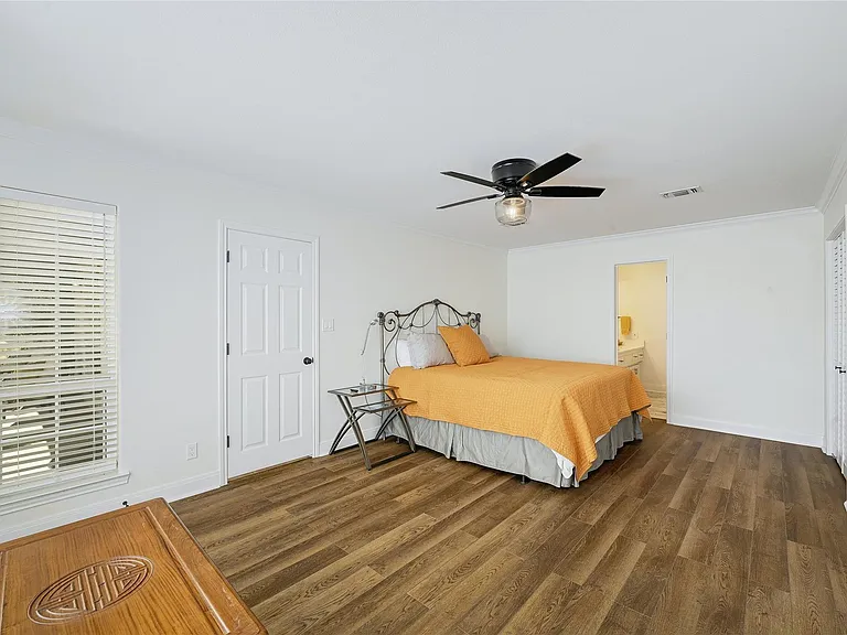 410 Hi Cir W — Photo 10