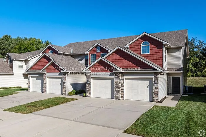 3 bed, 2.5 bath, 1357 sqft, $1,779 — Photo 1