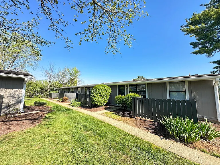 Rosewood — Photo 28