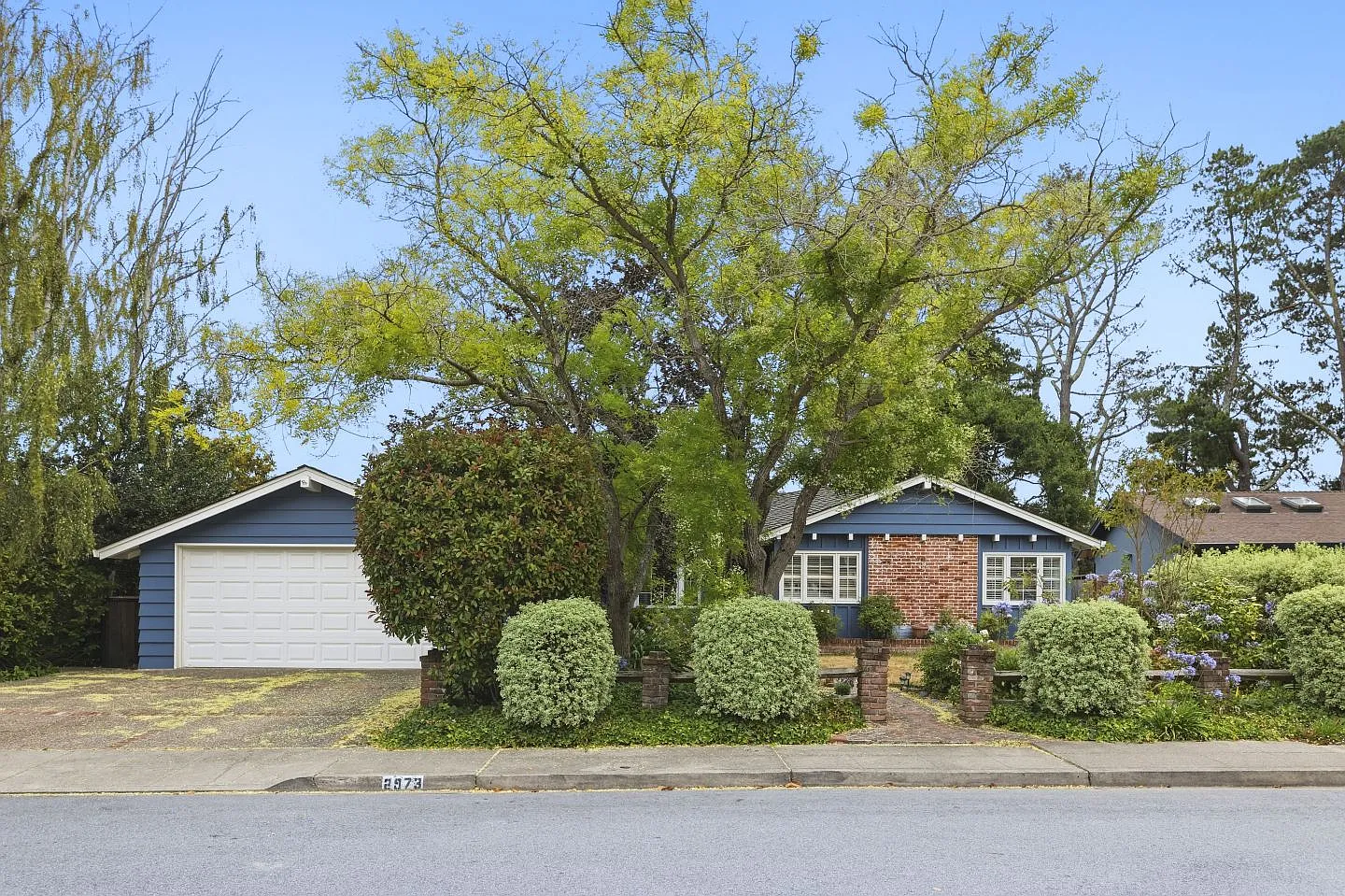 4 bed, 2.5 bath, 2440 sqft, $9,500 — Photo 1