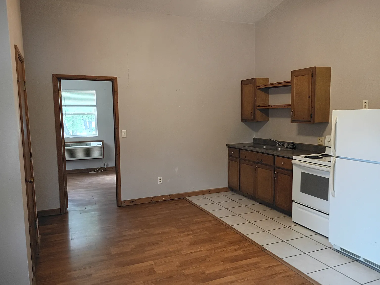 Red Door Apartments — Photo 1